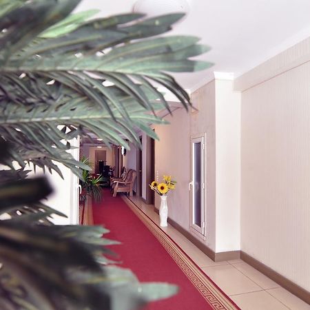 Sun Rise Hotel ティビリシ エクステリア 写真