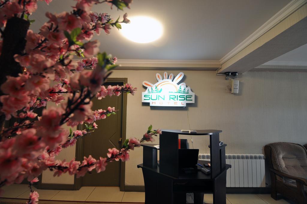 Sun Rise Hotel ティビリシ エクステリア 写真