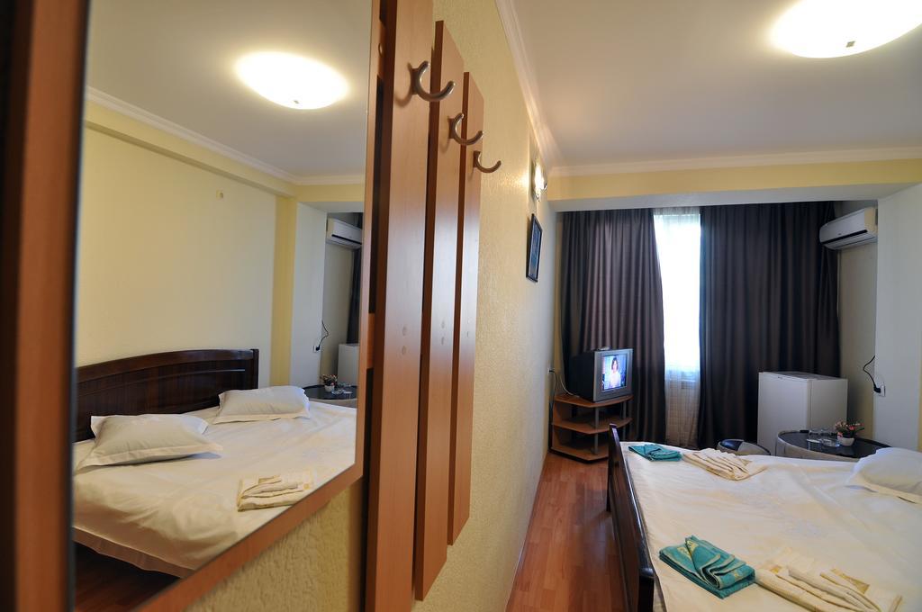 Sun Rise Hotel ティビリシ 部屋 写真